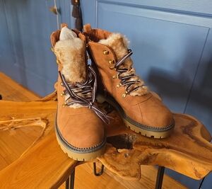 Style & Co. Morggan Lace-Up Lug Sole Combat Booties Camel Tan 8MDescription: